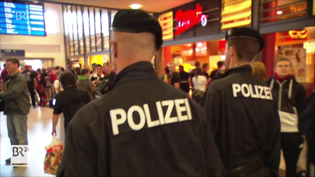 Landtag Diskutiert Polizeiarbeit Arbeitszeit Und Kennzeichnungspflicht - 3au5fqd