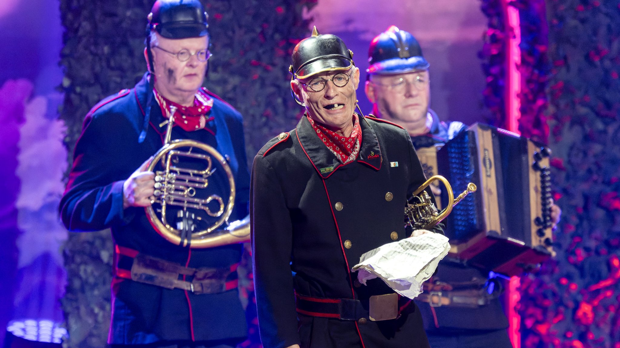 Die Altneihauser Feierwehrkapell'n bei der Fastnacht in Franken 2024