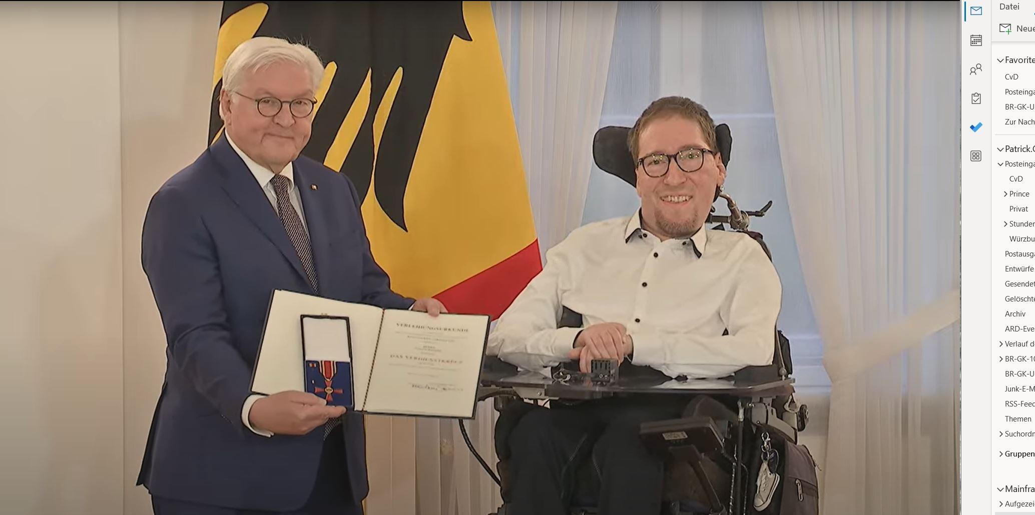 Bundespräsident Steinmeier übergibt den Bundesverdienstorden an Julian Wendel