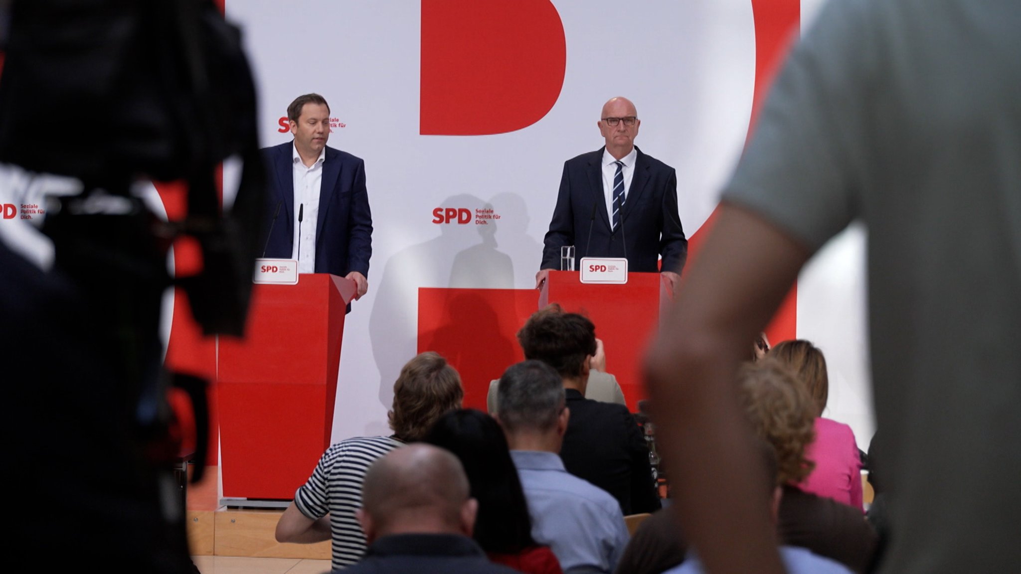 In Brandenburg ist die SPD bei der Landtagswahl knapp vor der AFD gelandet.