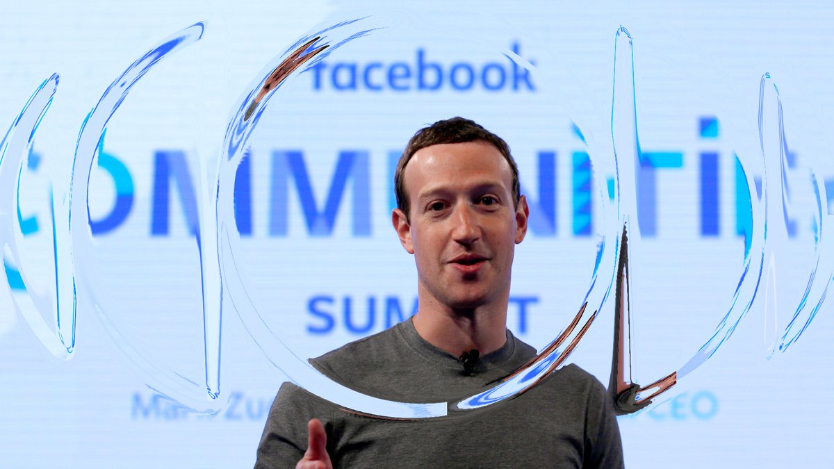 Das Foto zeigt Mark Zuckerberg bei oder kurz vor einer Rede auf dem Facebook Communities Summit 2017 in Chicago. | Bild: Foto: AP Photo/ Nam Y. Huh, Archiv Das Foto zeigt Mark Zuckerberg bei oder kurz vor einer Rede auf dem Facebook Communities Summit 2017 in Chicago.
