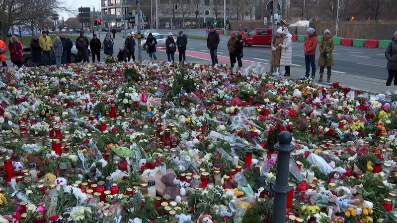 Nach dem Anschlag auf den Weihnachtsmarkt in Magdeburg hat die politische Aufarbeitung der Tat begonnen. | Bild: BR Nach dem Anschlag auf den Weihnachtsmarkt in Magdeburg hat die politische Aufarbeitung der Tat begonnen.