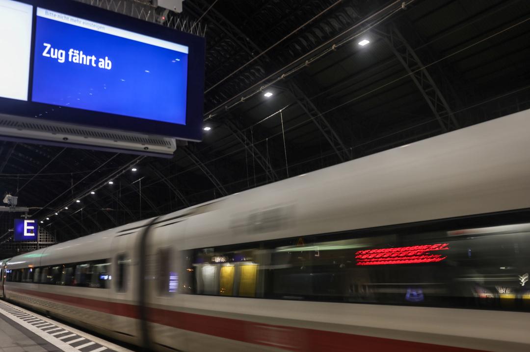 Bahn Und GDL Verhandeln Wieder - Kein Streik Bis 3. März | BR24