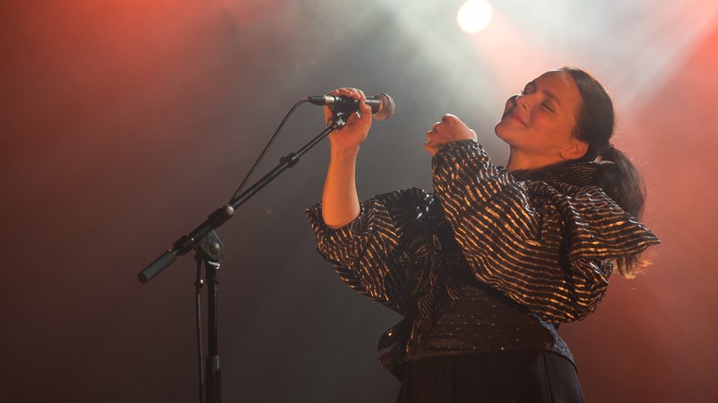 Die isländische Musikerin Emilíana Torrini bei einem Konzert 2017 in London.