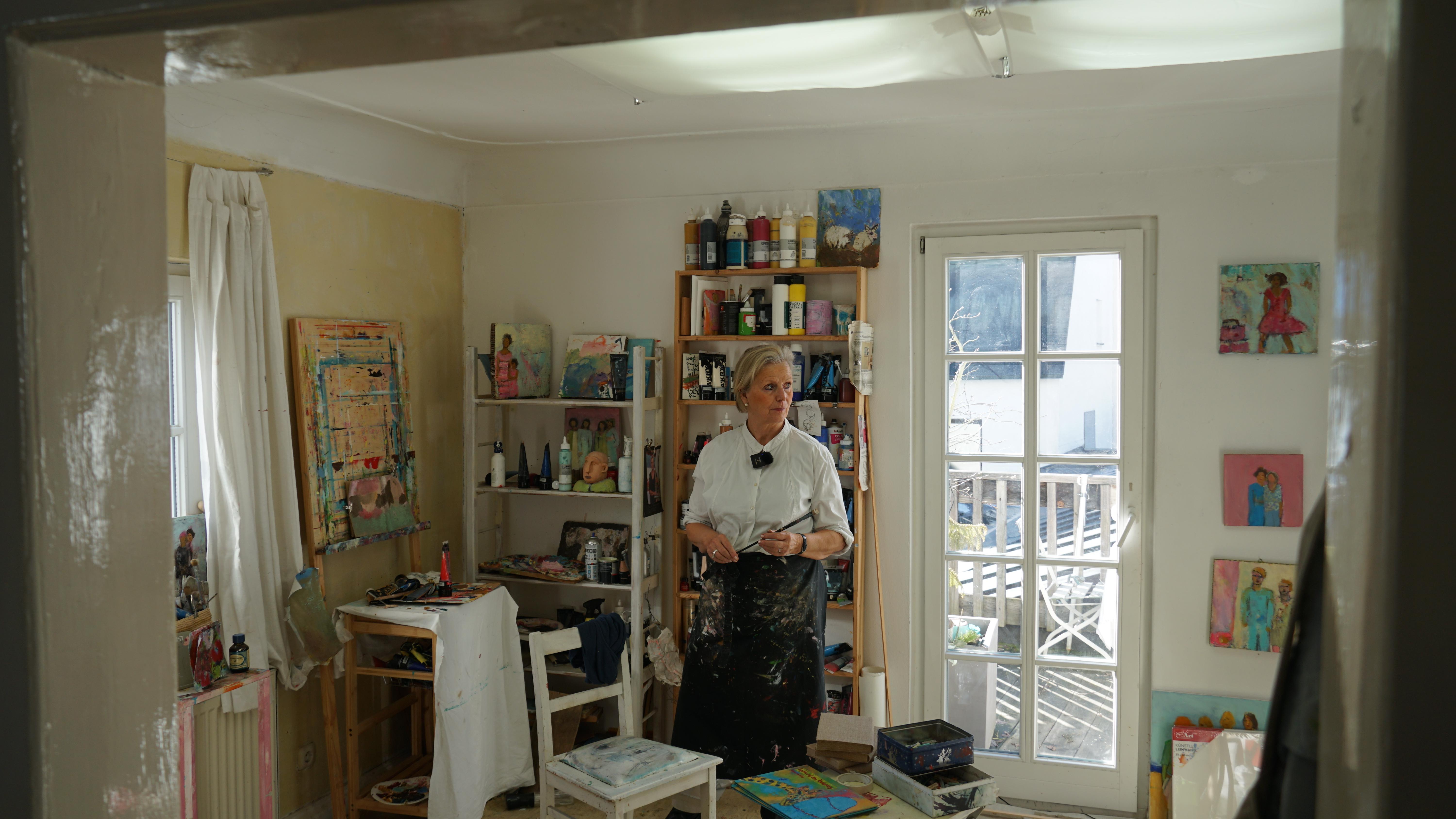 Gertie Harking in ihrem Atelier in Passau