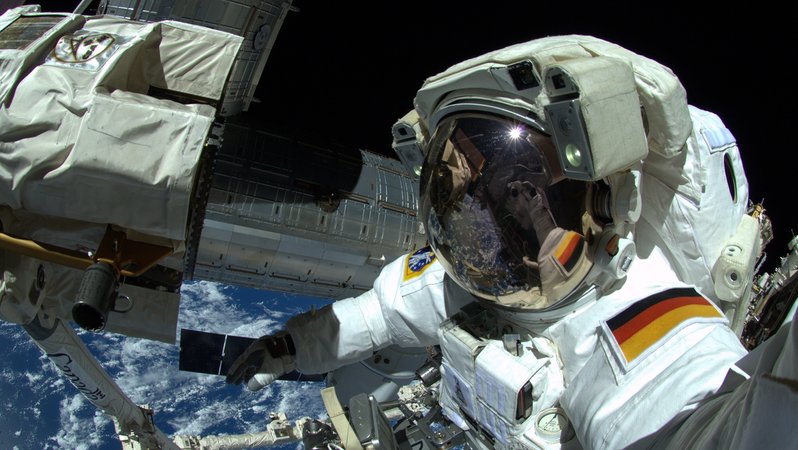 Der deutsche ESA-Astronaut und derzeitige Kommandant der Internationalen Raumstation ISS, Alexander Gerst, kehrt am Donnerstag, den 20. Dezember 2018, zur Erde zurück. Die Landung der Sojus-Kapsel ist für 06.03 Uhr (MEZ) geplant. | Bild: BR/ESA Der deutsche ESA-Astronaut und derzeitige Kommandant der Internationalen Raumstation ISS, Alexander Gerst, kehrt am Donnerstag, den 20. Dezember 2018, zur Erde zurück. Die Landung der Sojus-Kapsel ist für 06.03 Uhr (MEZ) geplant.