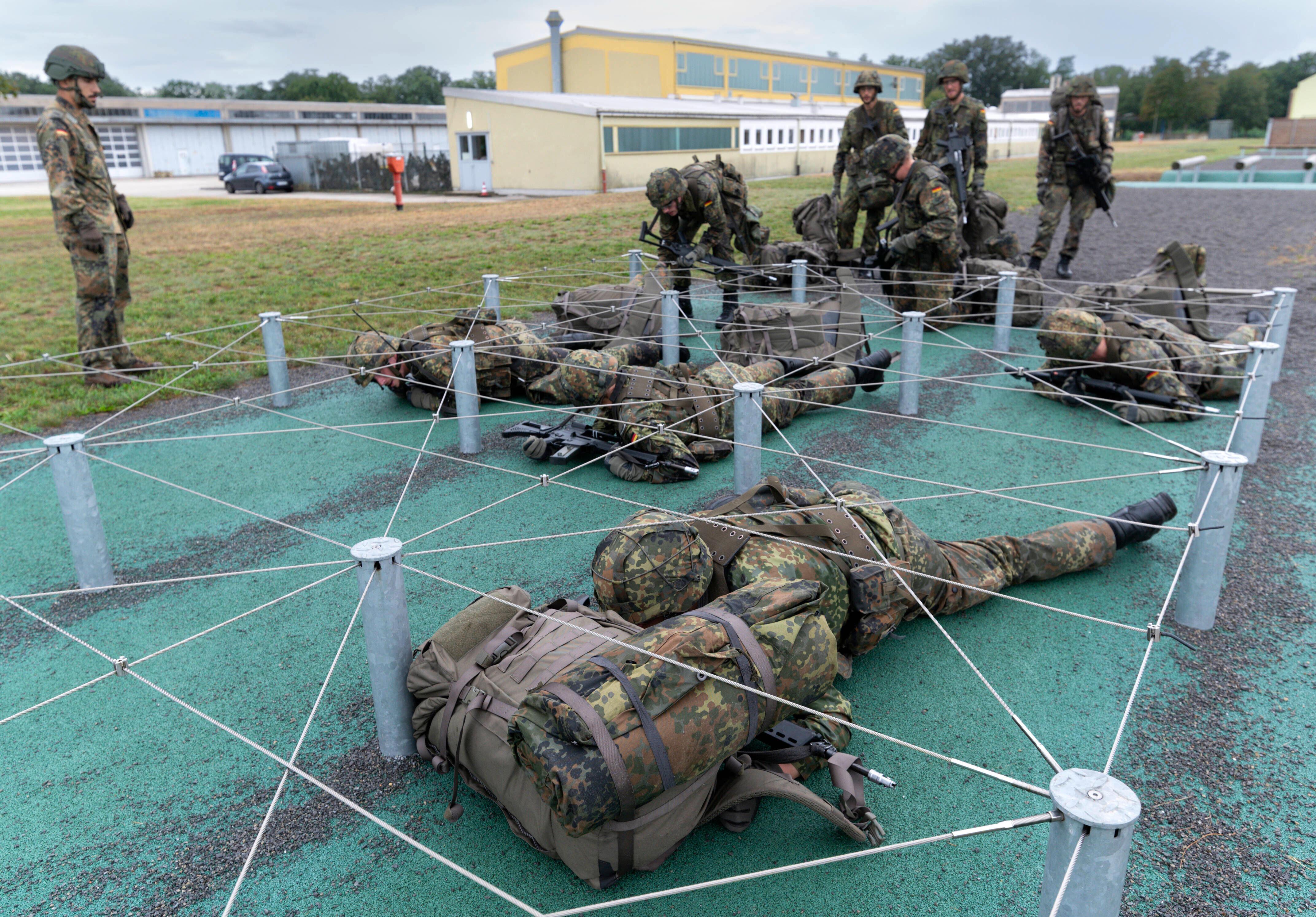 Grundausbildung beim Luftwaffenausbildungsbataillon der Bundeswehr in Germersheim 