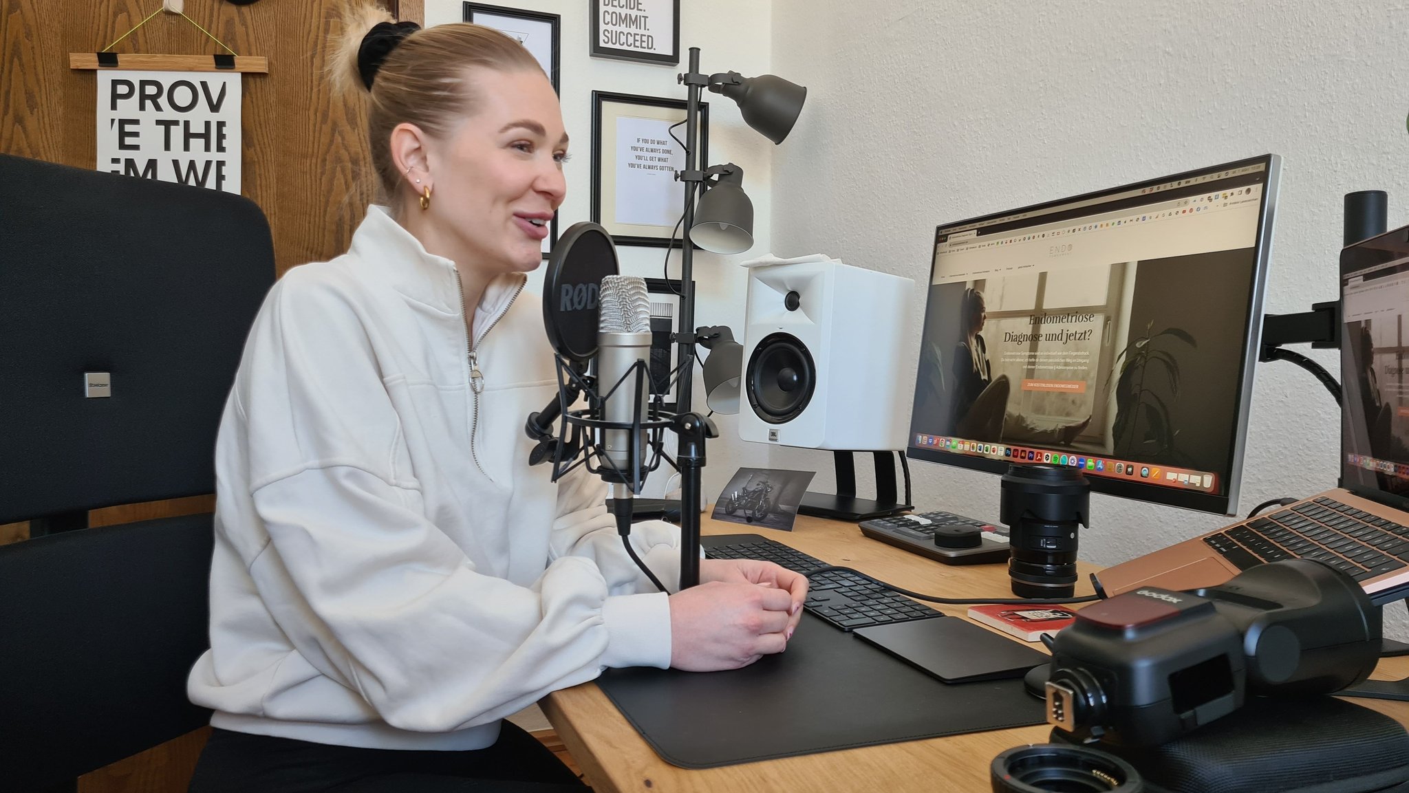 Auf ihrer "Endopowerment"-Plattform informiert Vanessa Maier über ihre Krankheit Endometriose - eine Volkskrankheit, die vor allem Frauen betrifft und die weitgehend unerforscht ist. Über 12.500 Follower hat die 31-jährige Würzburgerin alleine auf Instagram.