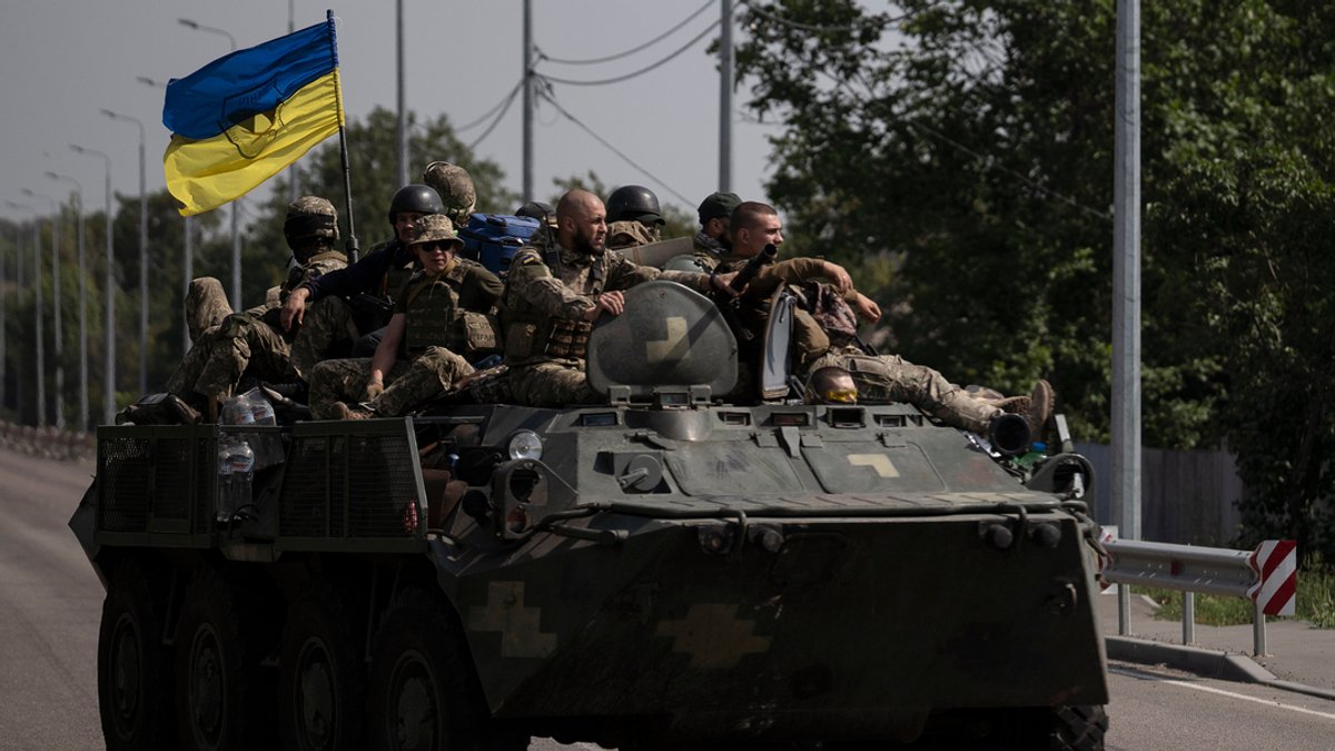 Ukrainische Soldaten haben in wenigen Tagen große Gebiete im Nordosten der Ukraine zurückerobert.