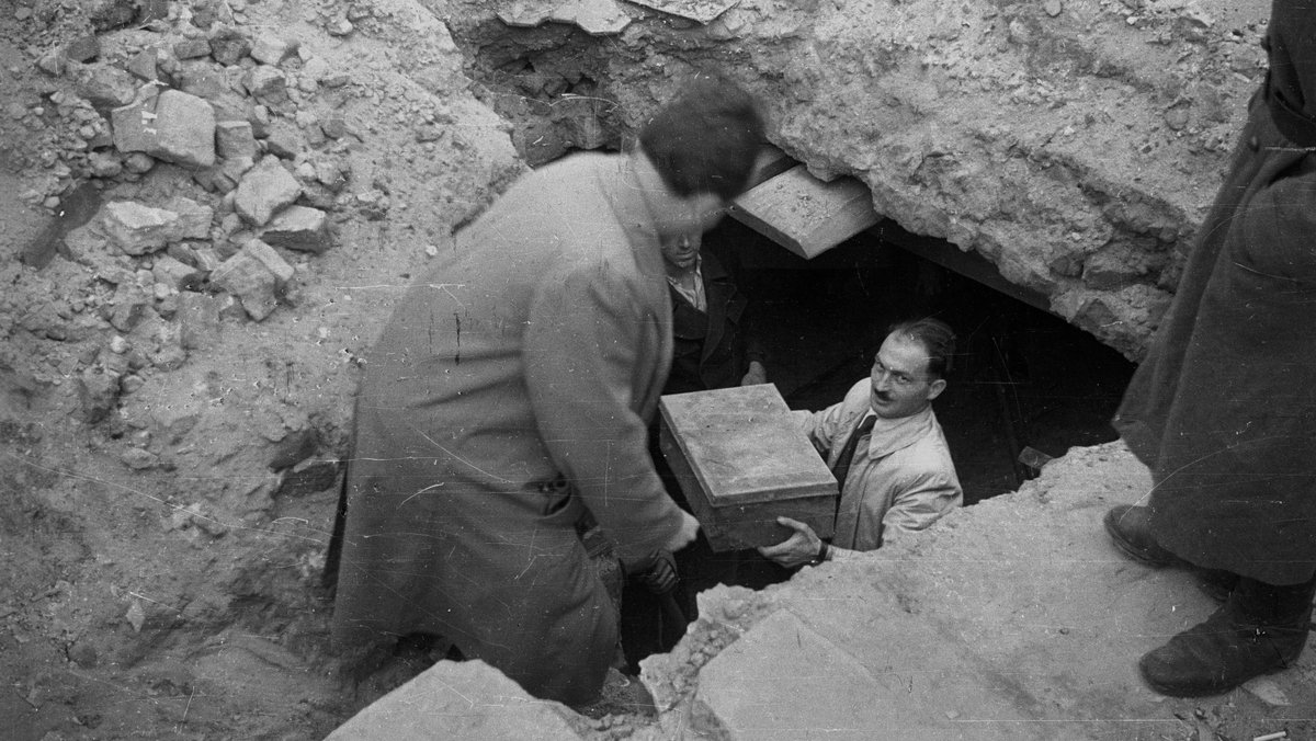 Eine Sensation: Das Untergrund-Archiv des Warschauer Ghettos