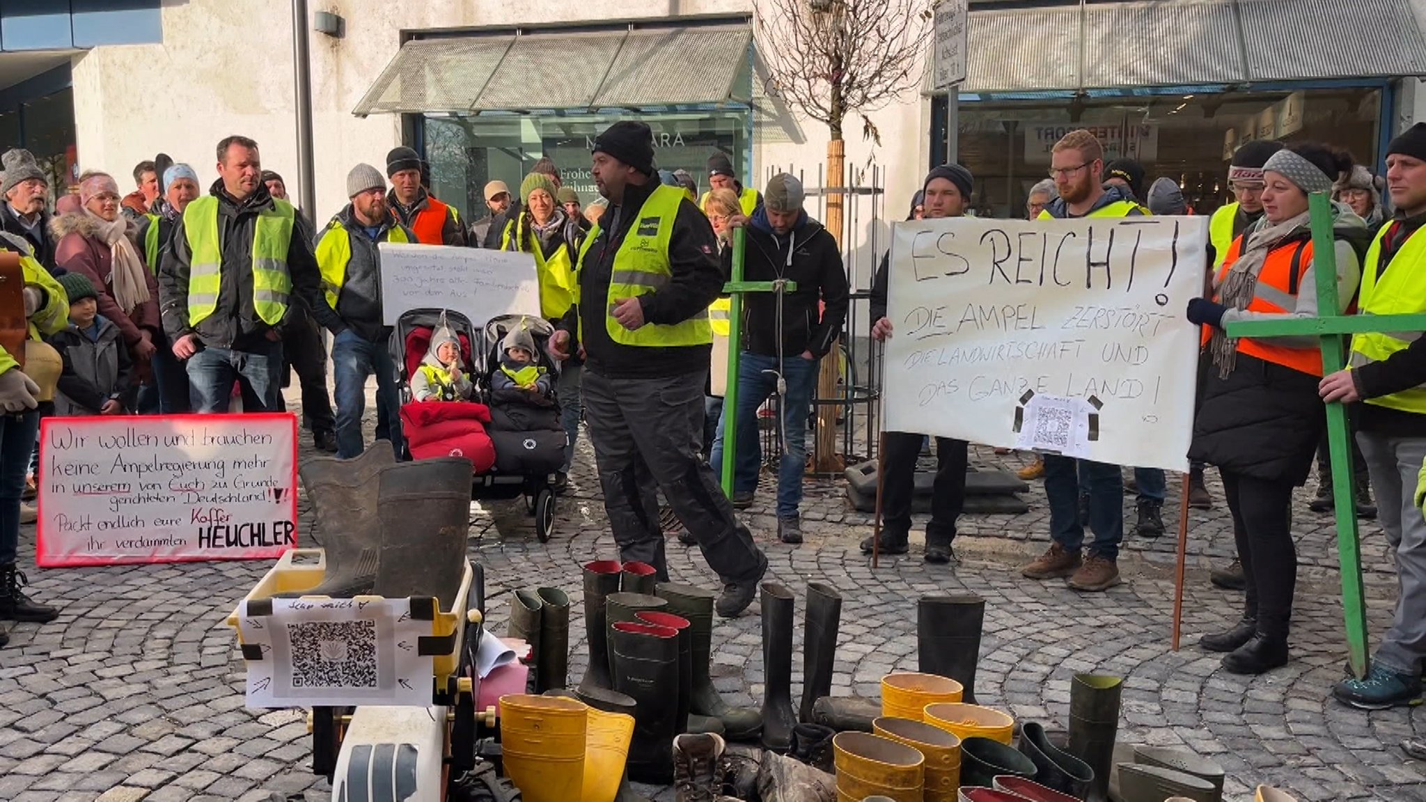 Diesel für landwirtschaftliche Fahrzeuge soll nicht mehr steuerbegünstigt sein - dagegen protestieren die Bauernverbände.