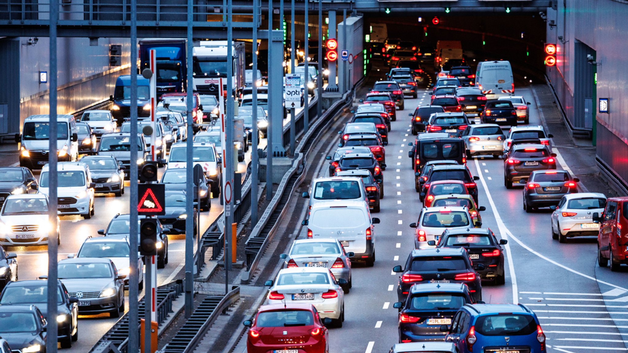 Weihnachten: Wann Autofahrer mit Staus rechnen müssen