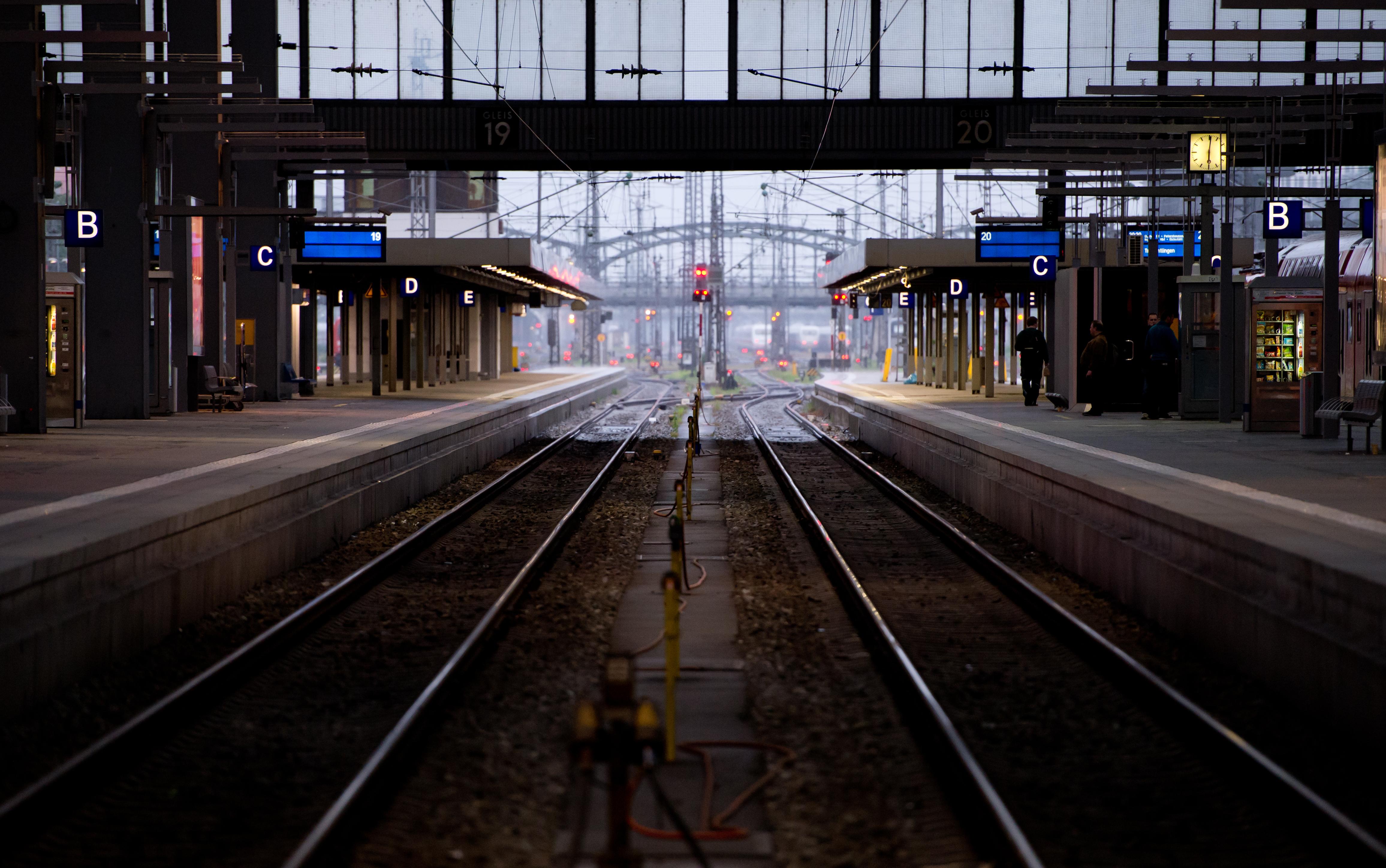 Bundesweiter Bahn-Streik Am Freitag | BR24