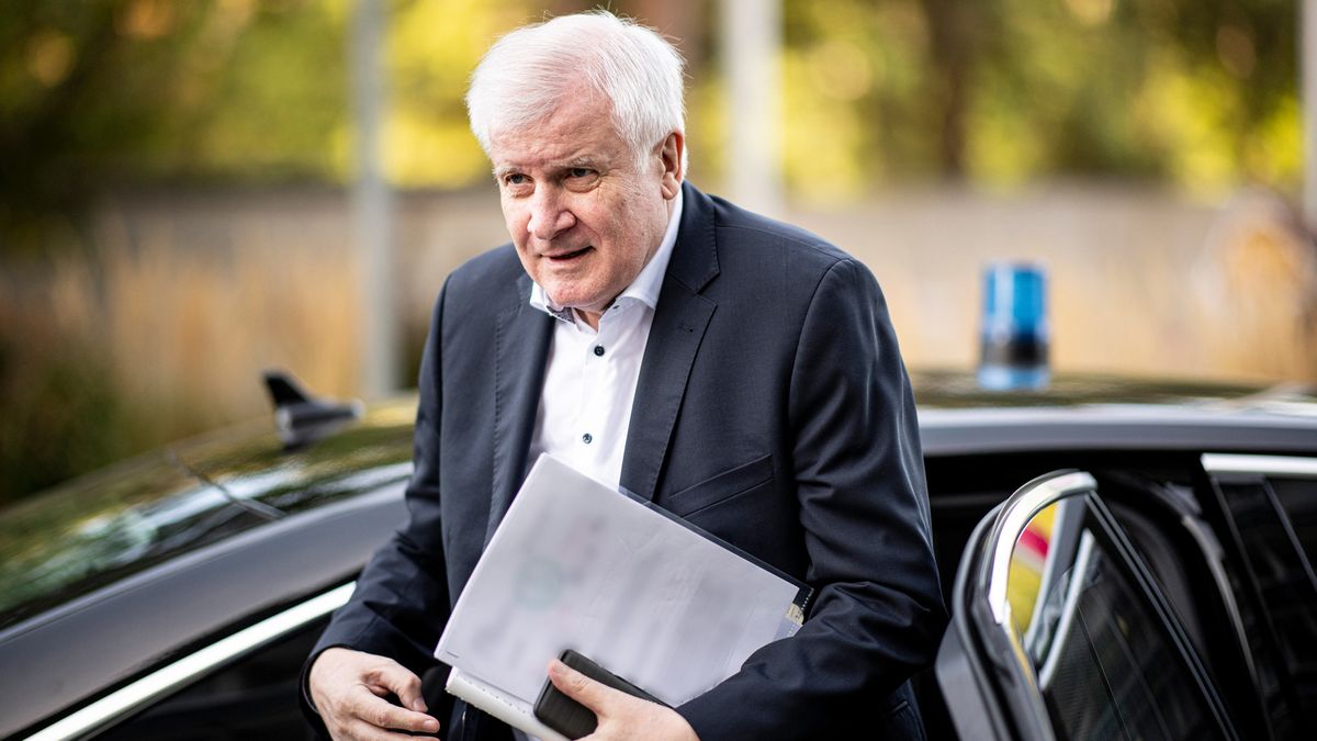 Seehofer Setzt Auf Breit Angelegte Rassismus Studie Br24