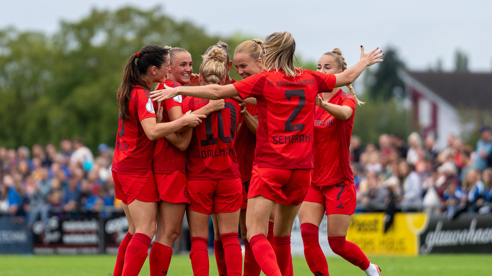 FC Bayern Frauen deklassieren SC Sand im DFB-Pokal