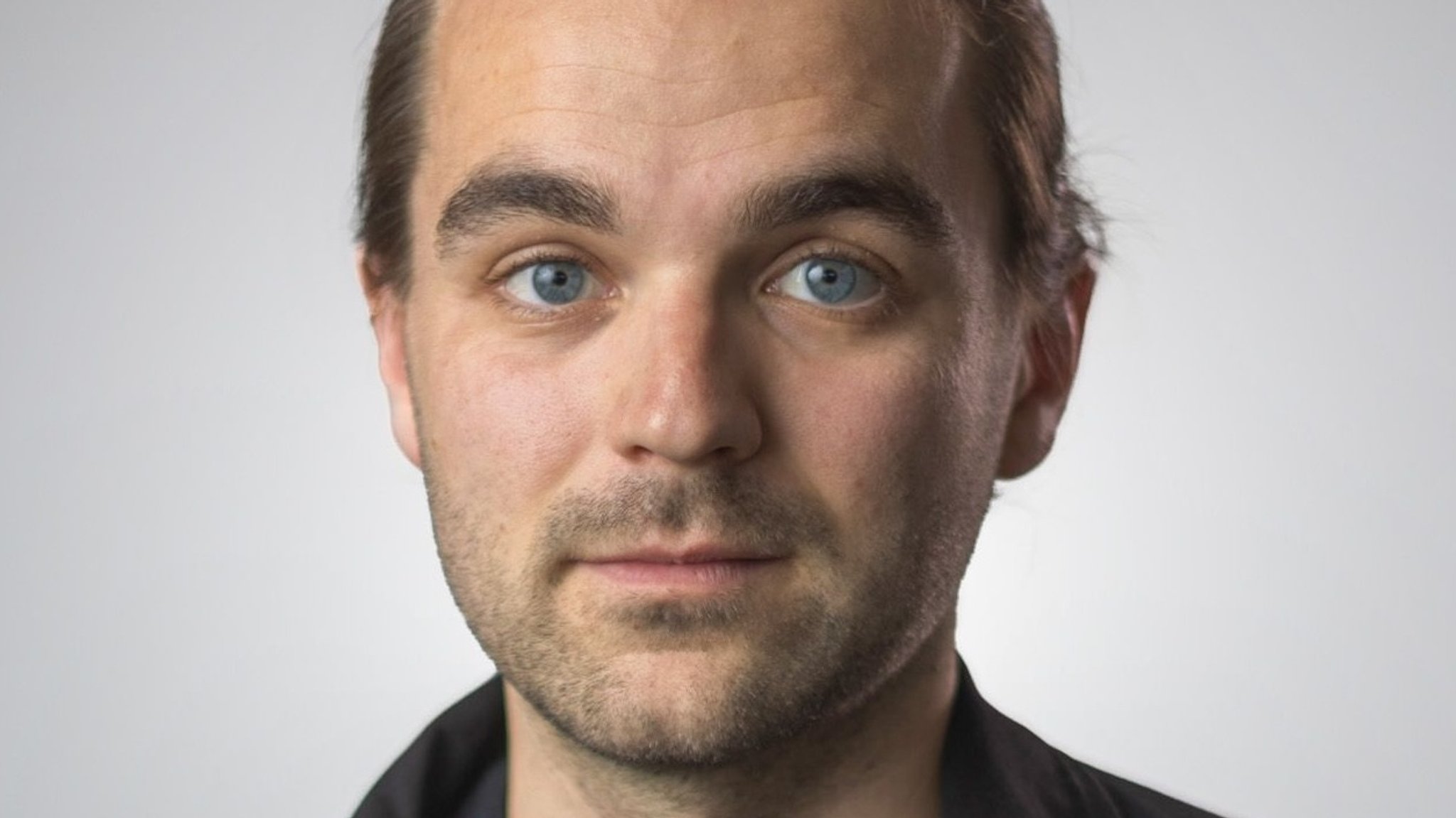 Jannik Jaschinski von der Gesellschaft für Freiheitsrechte zum Vorgehen des Kulturstaatsministers Wolfram Weimer, Buchhandlungen im Rahmen der Vergabe des Deutschen Buchhandlungspreises vom Verfassungsschutz prüfen zu lassen.