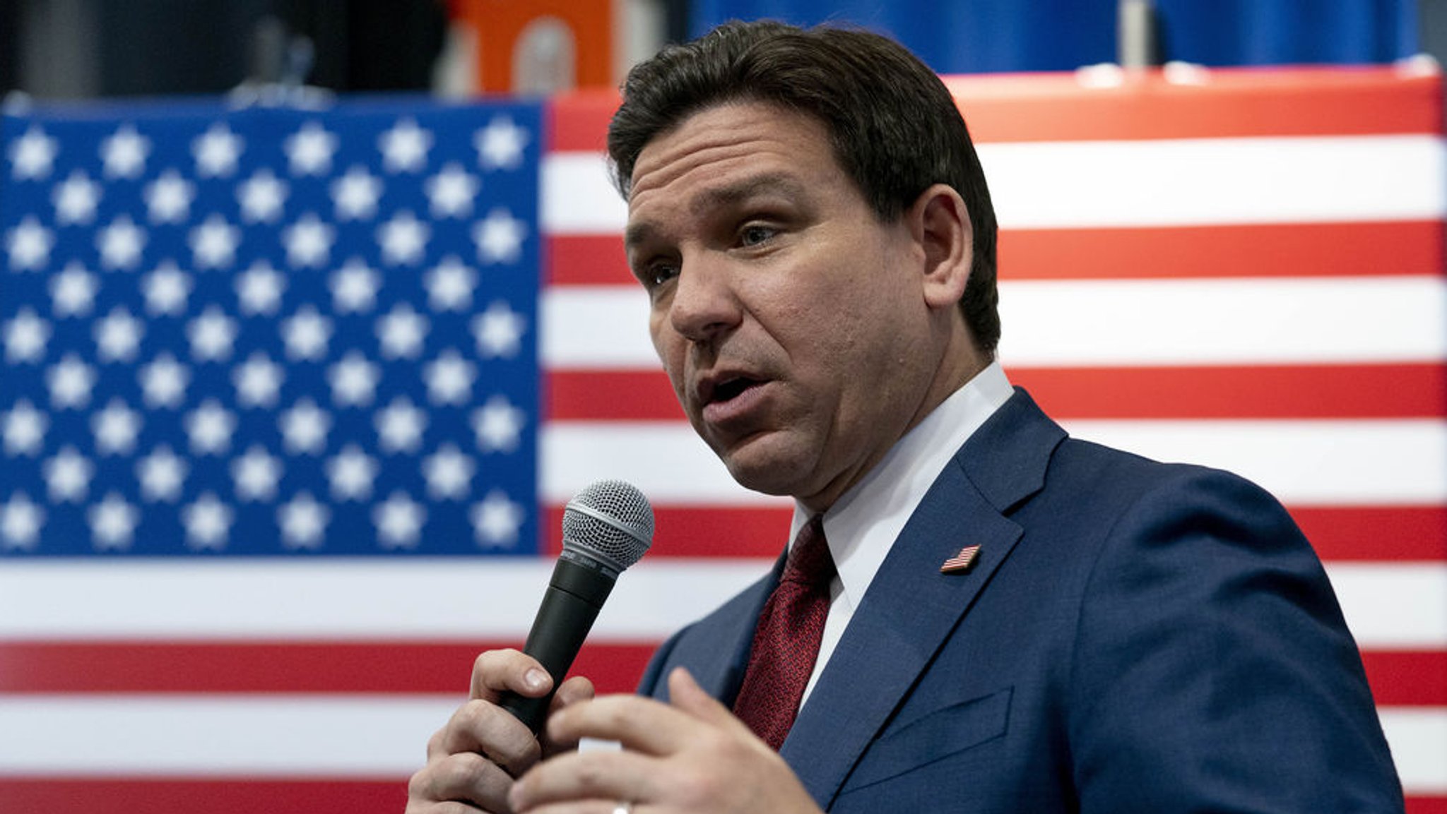 07.01.2024, USA, Grimes: Ron DeSantis, Gouverneur von Florida und Präsidentschaftskandidat der Republikaner