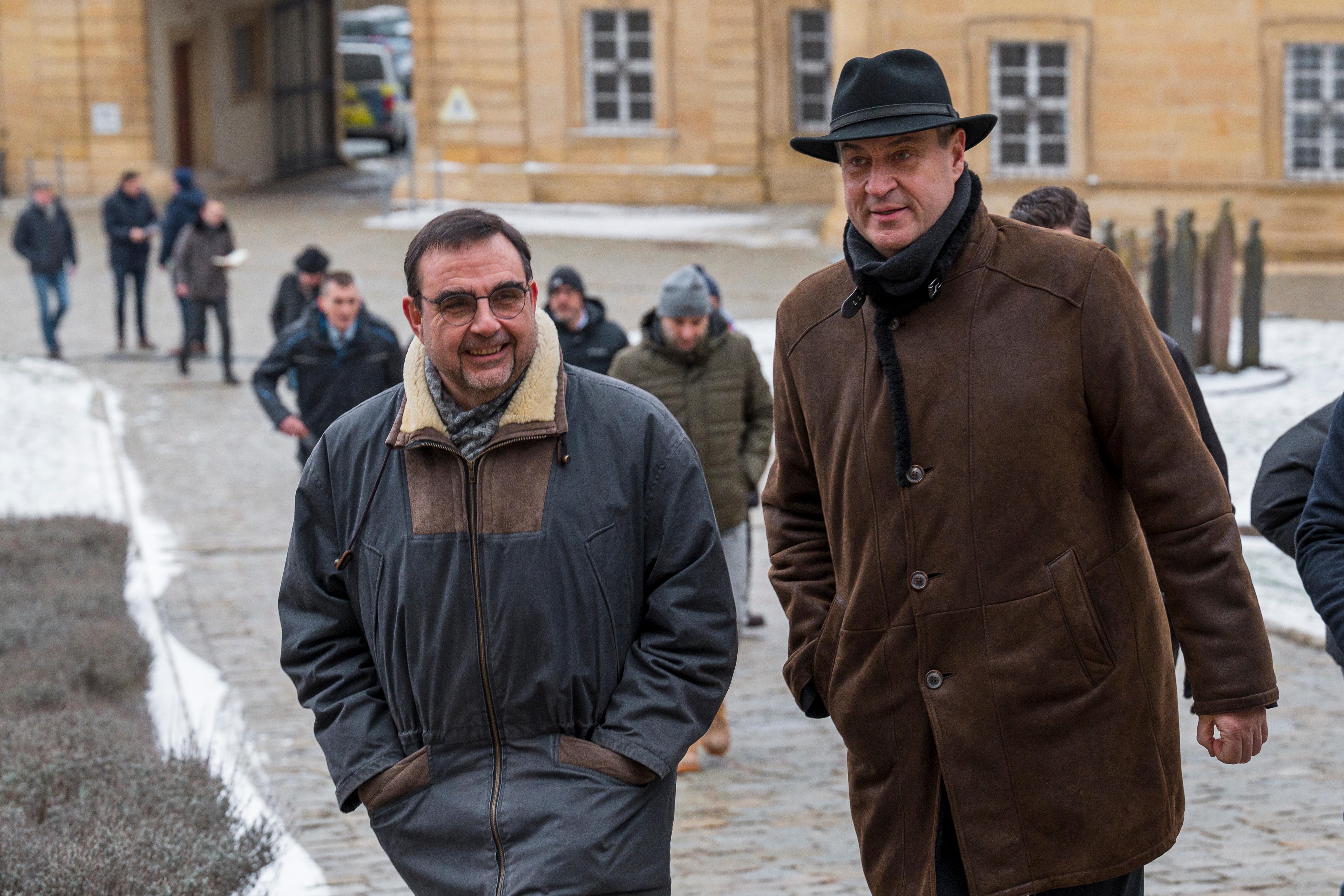 Klaus Holetschek , CSU-Fraktionschef, und Ministerpräsident Markus Söder  gehen zurück ins Kloster Banz.