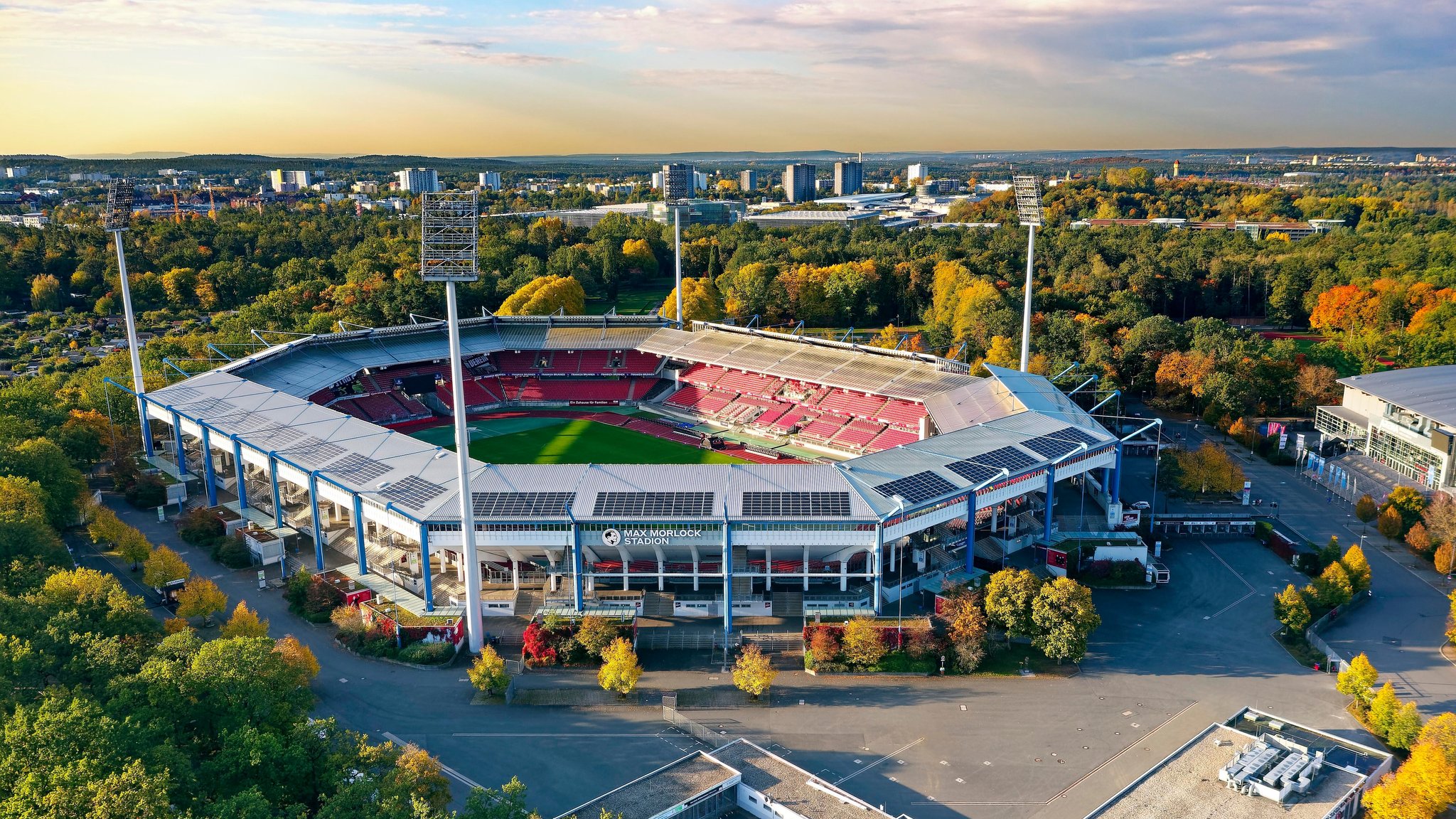 Max-Morlock-Stadion Nürnberg | Bild: picture-alliance/dpa Max-Morlock-Stadion Nürnberg