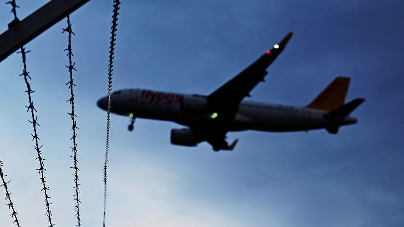 Symbolbild Abschiebeflug | Bild: picture alliance / Daniel Kubirski | Daniel Kubirski Symbolbild Abschiebeflug