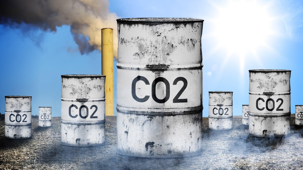 Symbolbild, Tonne mit Aufschrift CO2