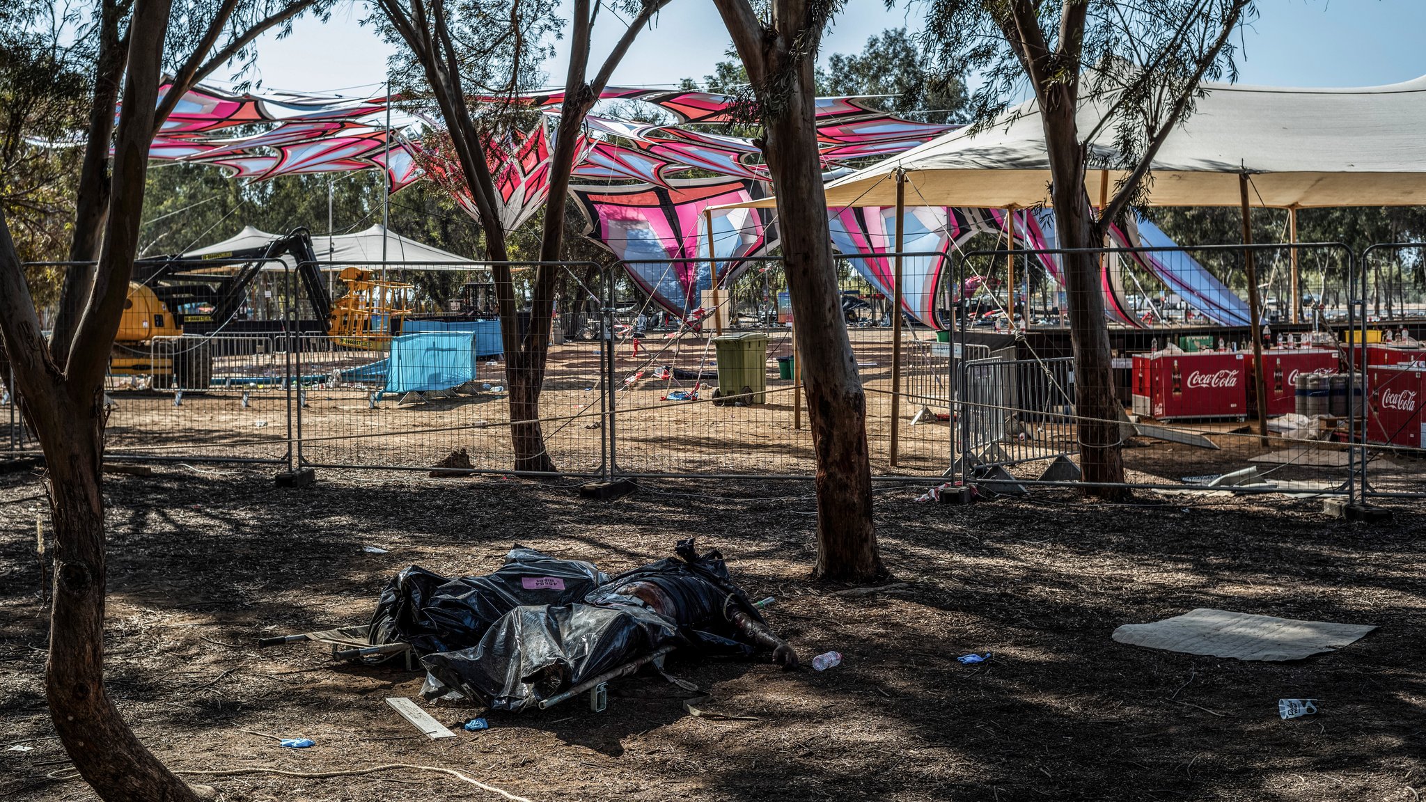 Blick auf das verwüstet Festivalgelände nahe dem Gaza-Streifen nach dem Terrorangriff der Hamas 