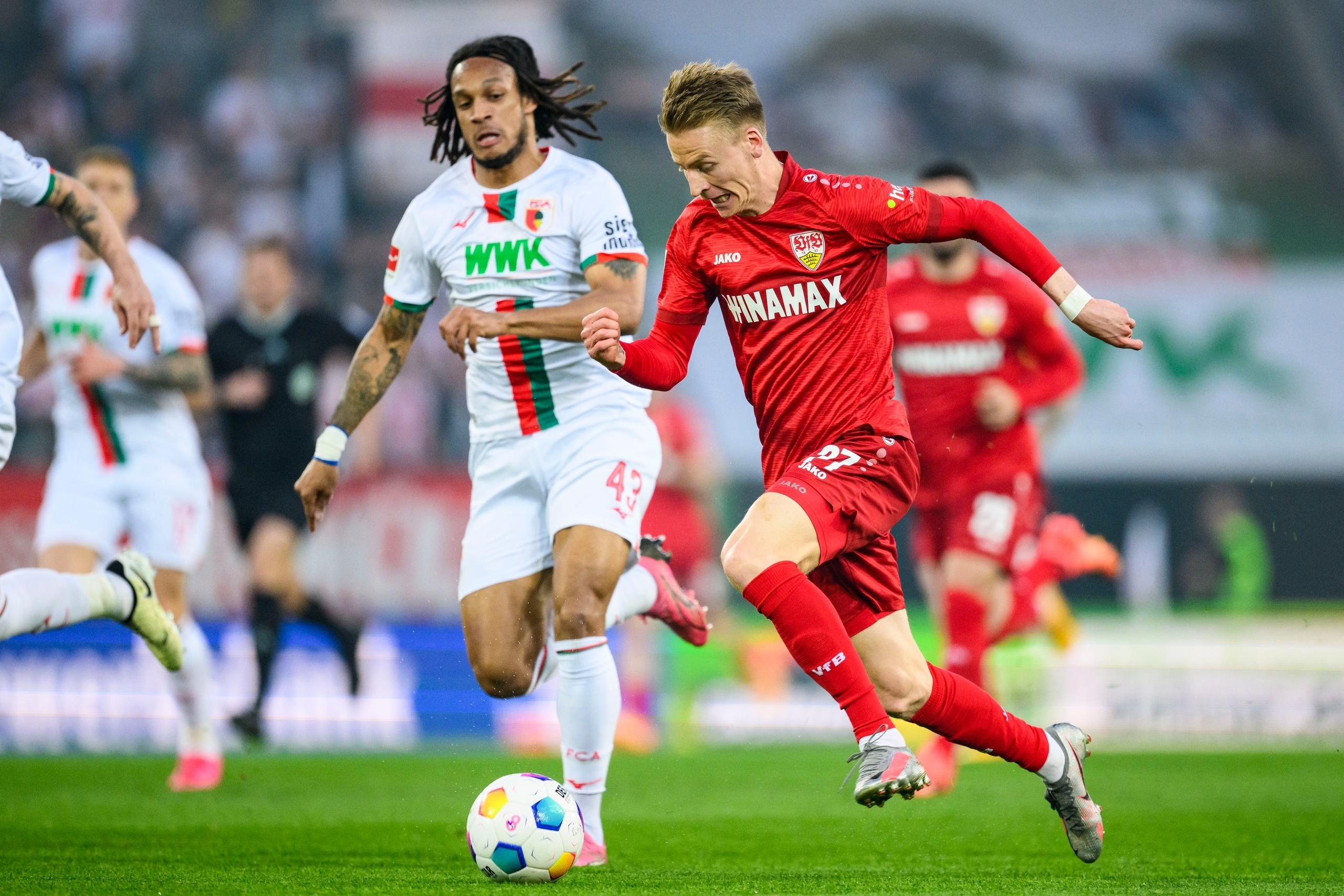 Spielszene FC Augsburg - VfB Stuttgart