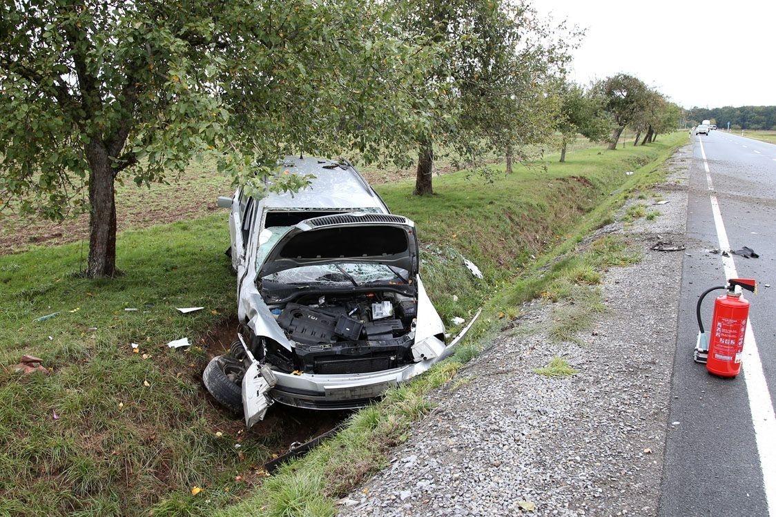 Pkw Kommt Von Fahrbahn Ab 46 Jahriger Verstorben Br24