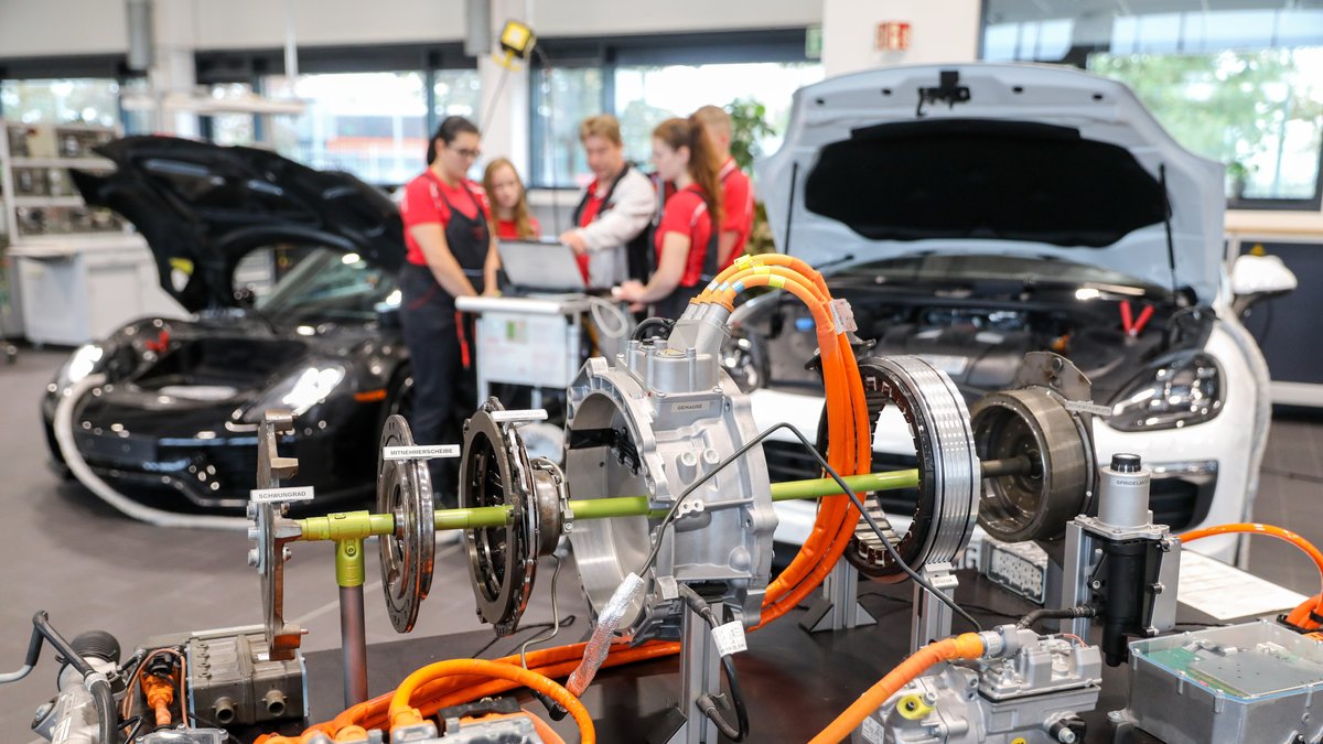 Weniger Azubi-Stellen – Nahles warnt vor Fehlentwicklung