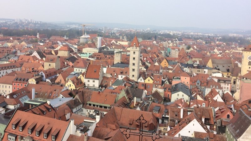 Dachlandschaft der Regensburger Altstadt (Blick vom Dom aus nach Westen)
