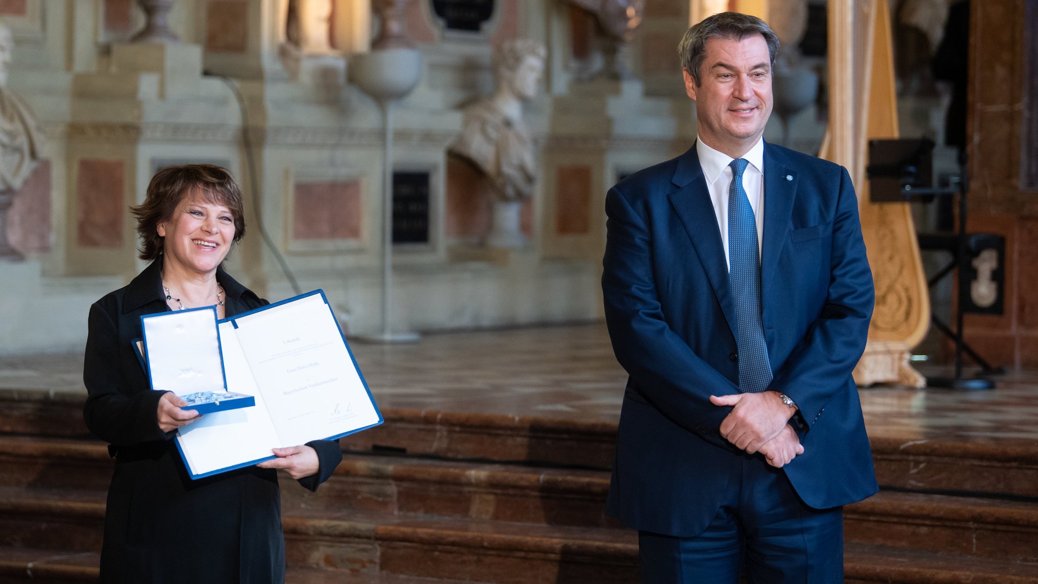 Nicki aus Plattling bekommt Bayerischen Verdienstorden