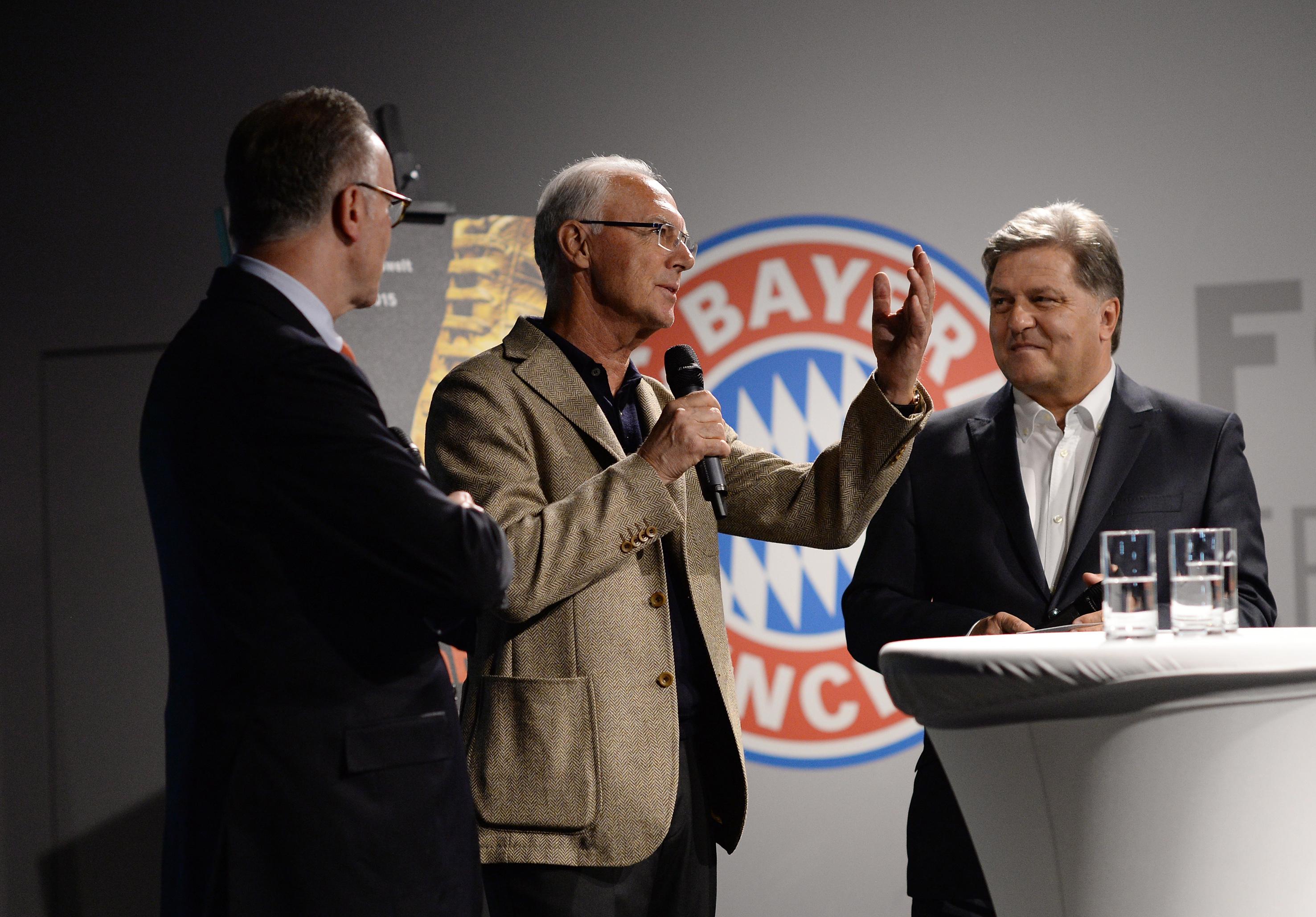 Franz Beckenbauer (M.) mit Markus Hörwick (r.)