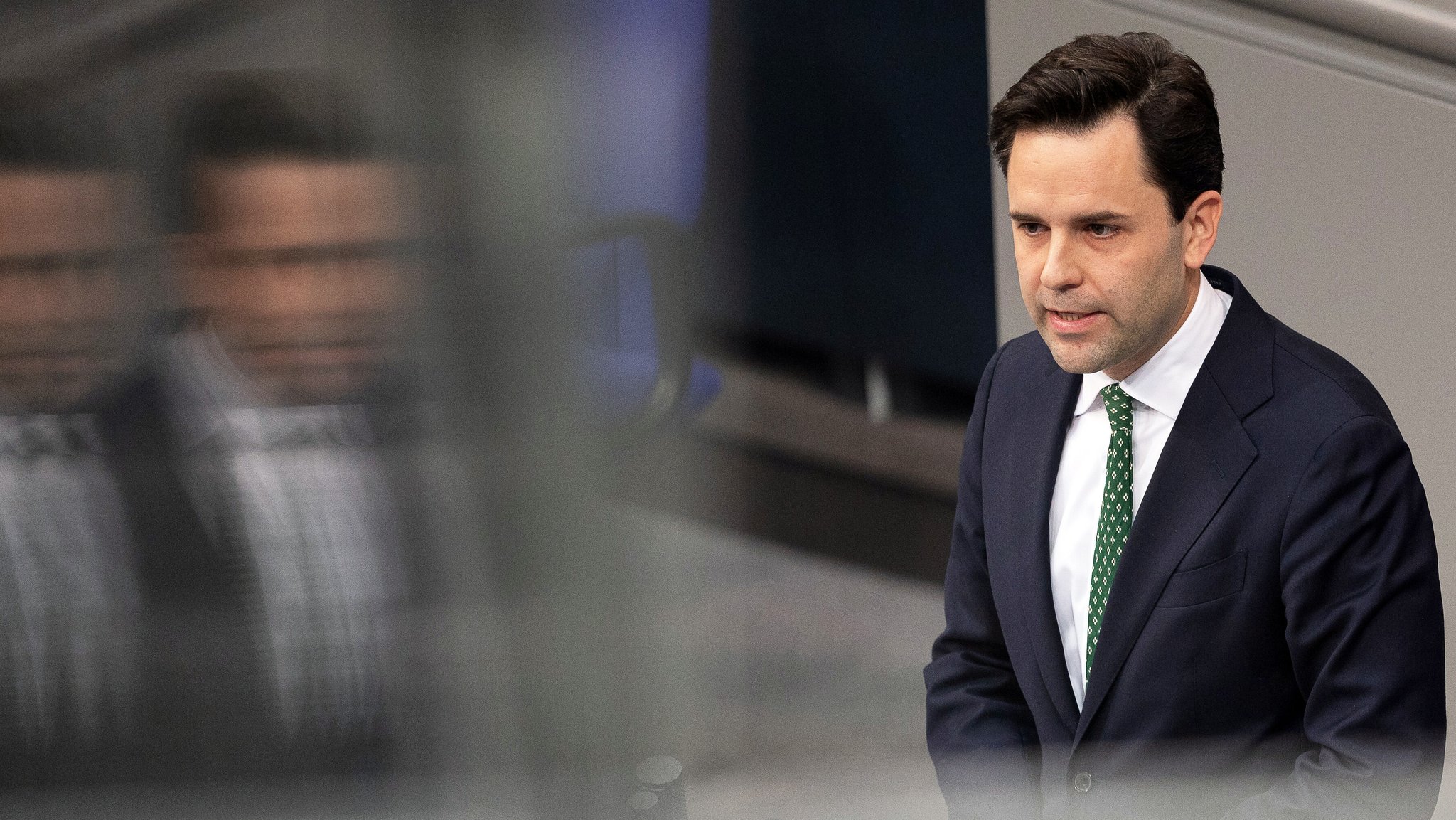 Johannes Winkel (CDU), Bundesvorsitzender der Jungen Union (JU), spricht in der Debatte zum Bundeshaushalt im Bundestag.