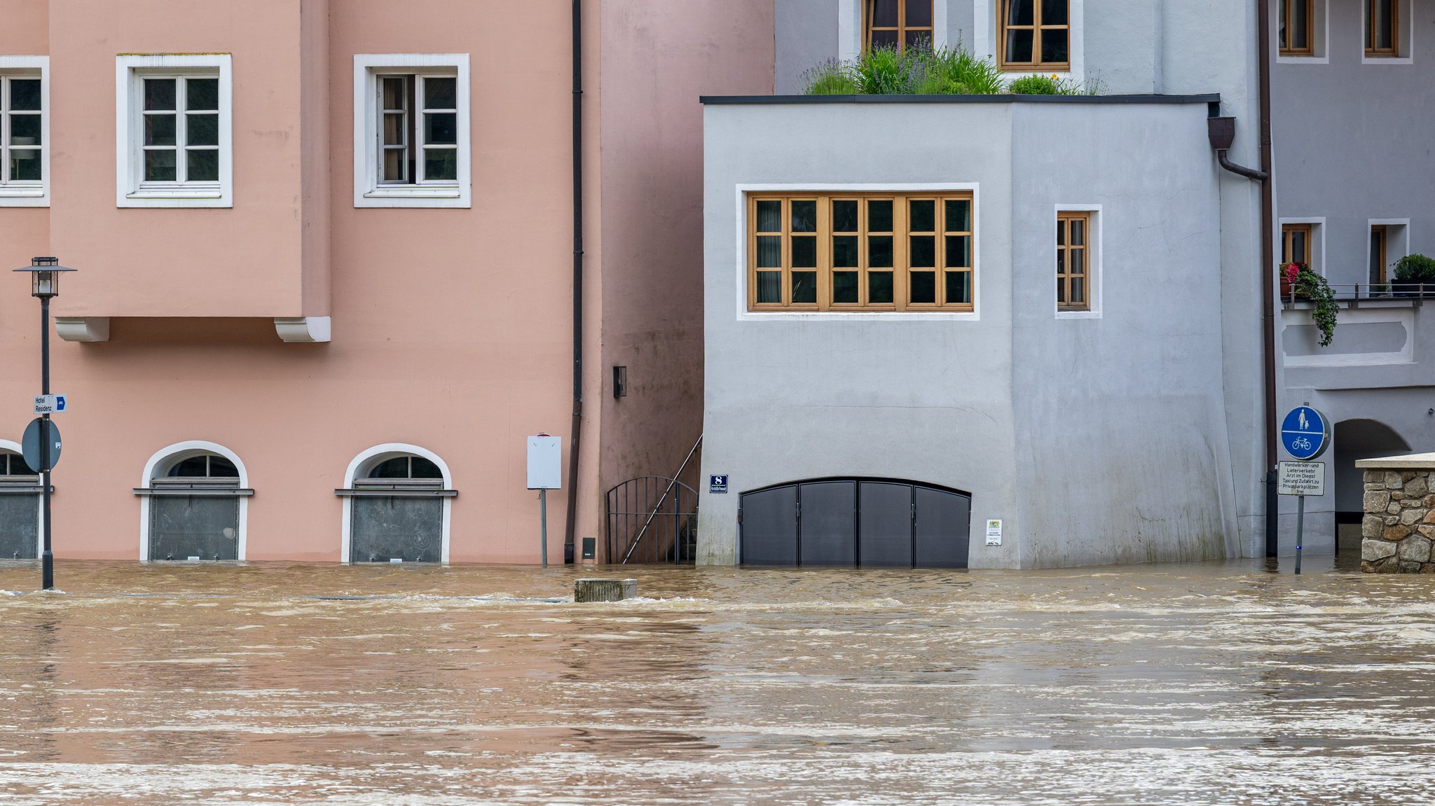 Bei einem Hochwasser der Donau im Juni 2024 wurden Teile der Passauer Altstadt überschwemmt.