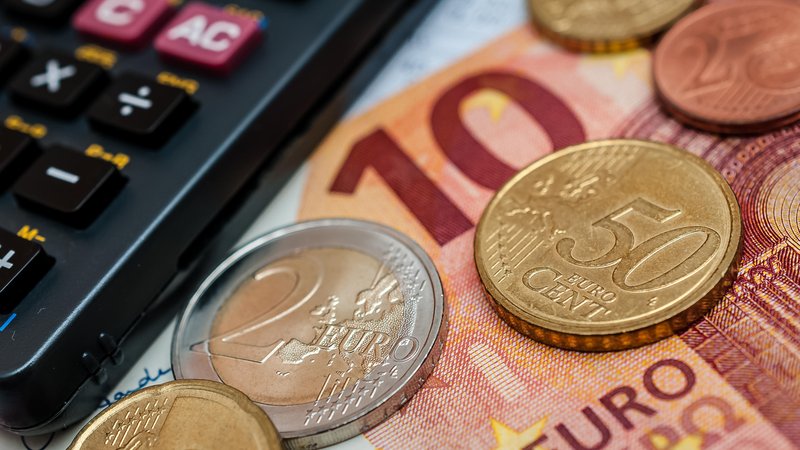 2025 beträgt der Mindestlohn in Deutschland 12,82 Euro | Bild: picture alliance / Zoonar | stockfotos-mg 2025 beträgt der Mindestlohn in Deutschland 12,82 Euro
