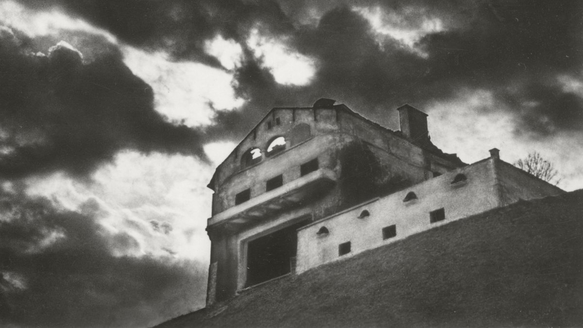 Adolf Hitlers Berghof am Obersalzberg bei Berchtesgaden, Teilansicht der Ruine nach Kriegsende