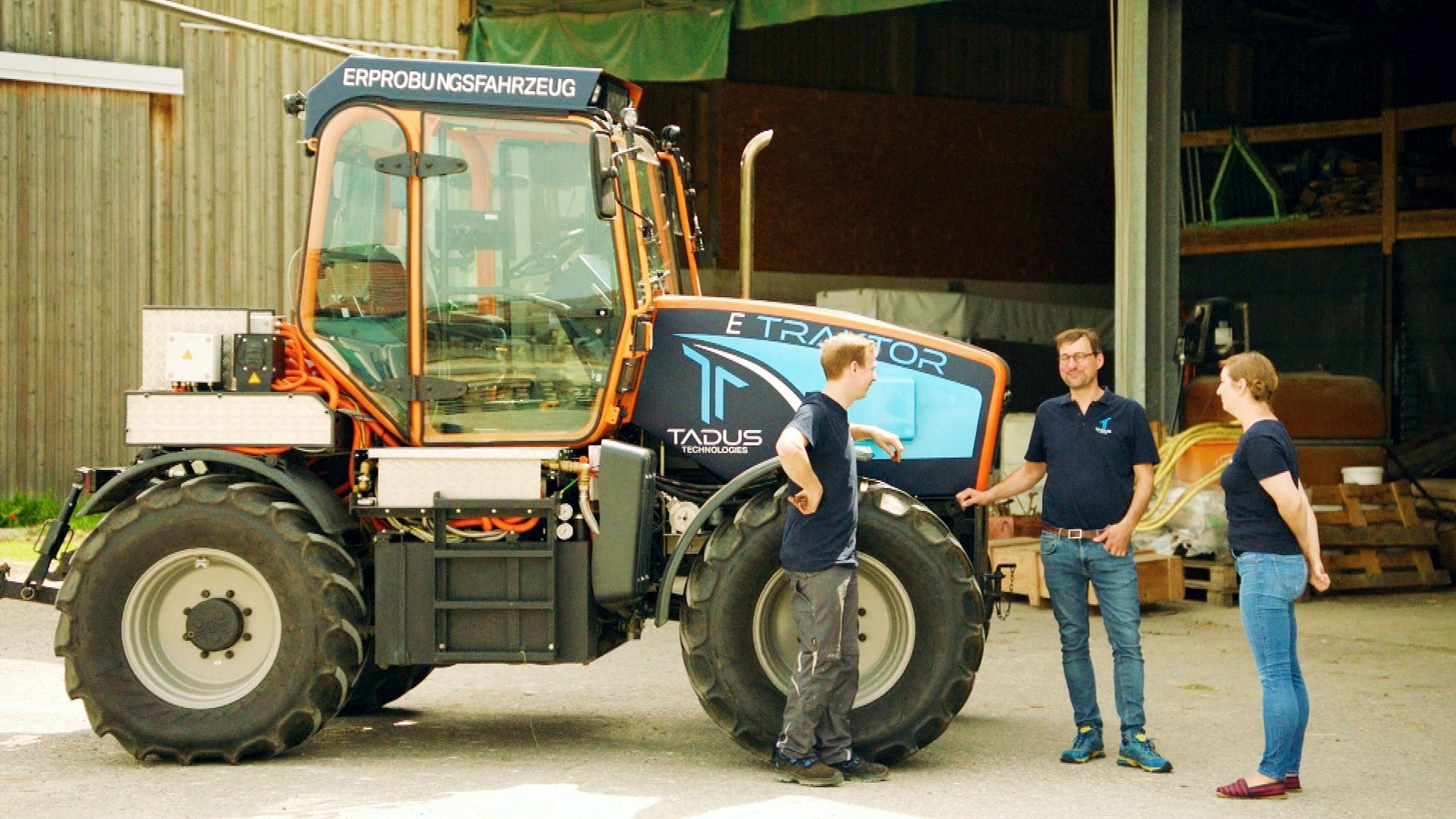 Strom-Akku statt Diesel: Traktor mit Elektroantrieb