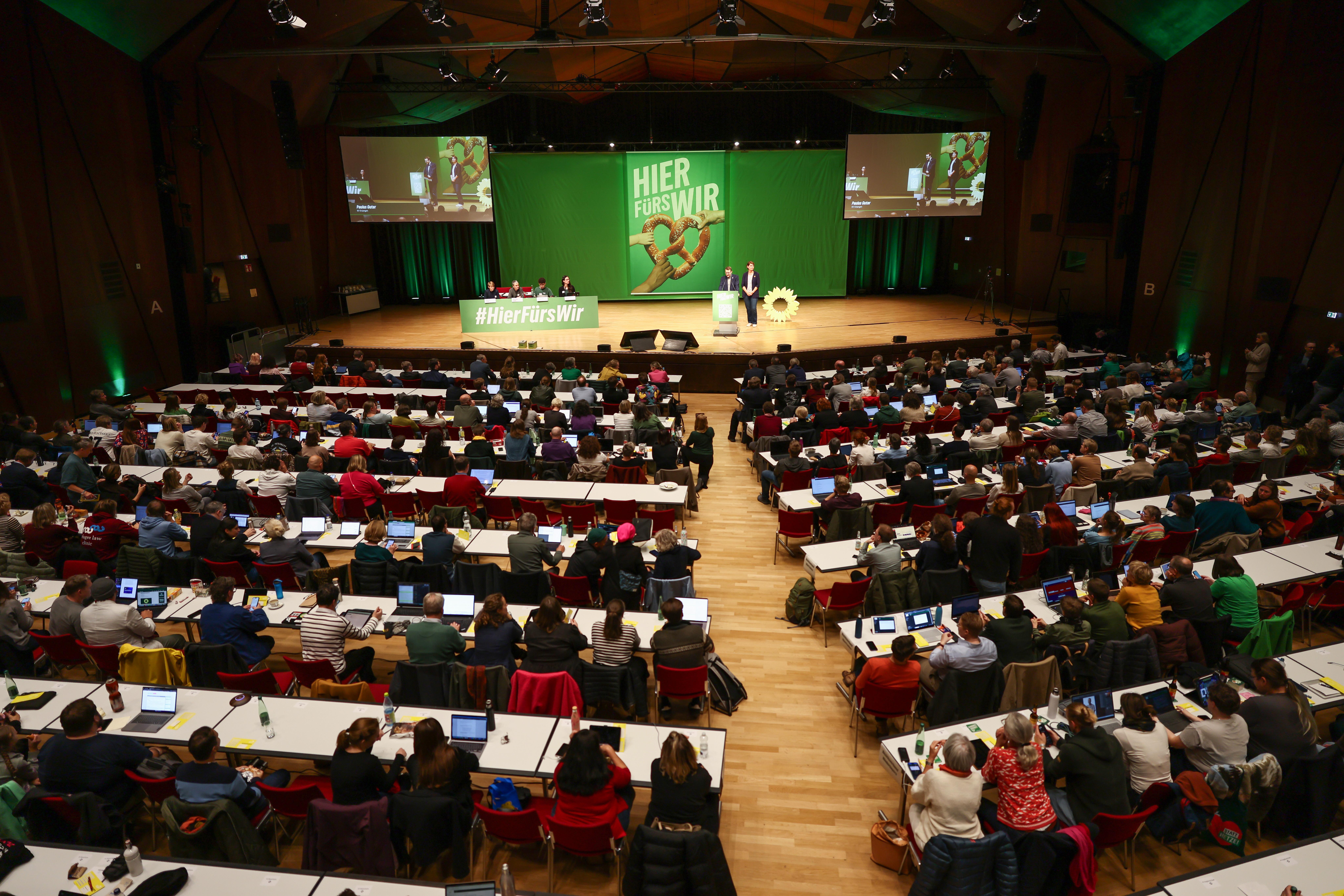 Zum Auftakt des Grünen-Parteitags beschließen die Delegierten ein Maßnahmen-Bündel im Bereich Wohnen und Mieten.