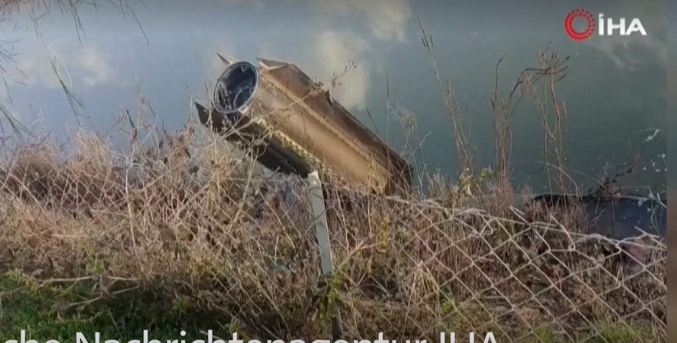 Trümmerteil der Abwehrrakete, die die iranische Rakete abgefangen haben soll.