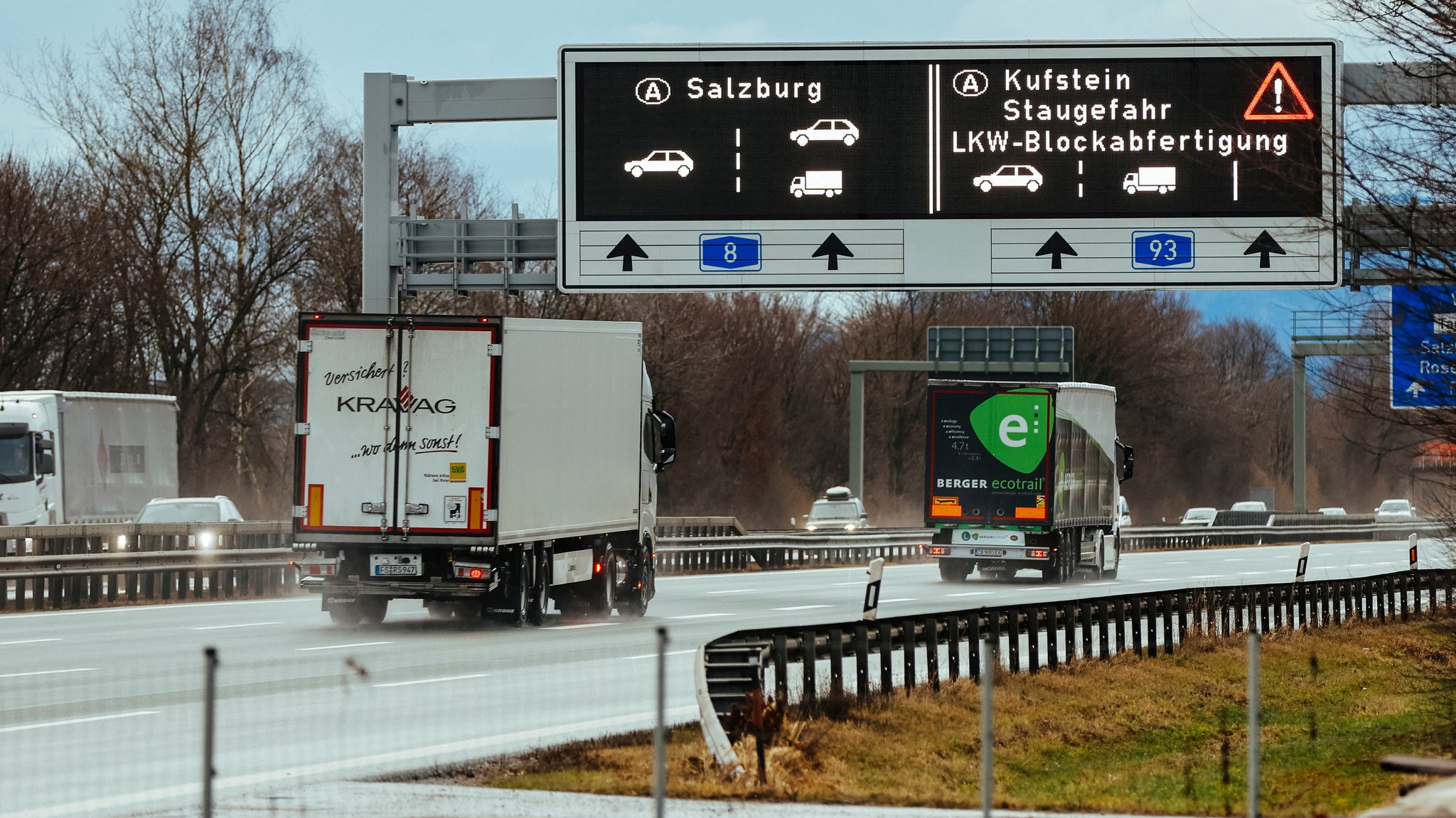 Schnee erwartet: LKW-Blockabfertigung auf der Inntalautobahn