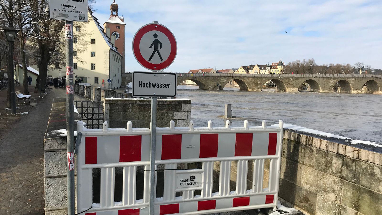 Hochwasser: Keine Maßnahmen in Regensburg notwendig | BR24