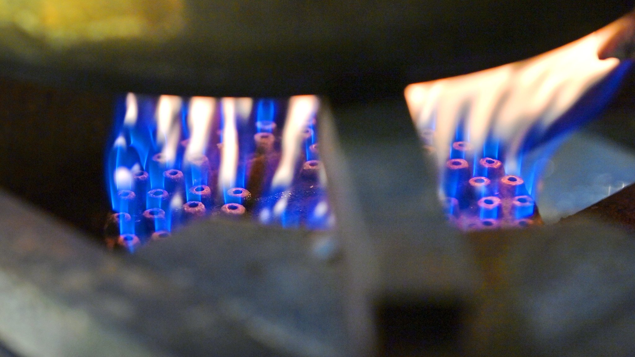 Flammen eines Gasherdes (Symbolbild)