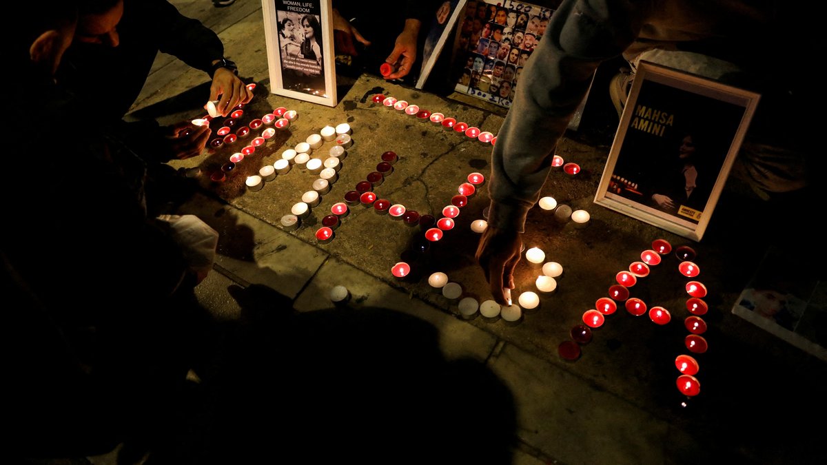 Archiv: Trauerkundgebung in Athen für die im Iran getötete Kurdin Mahsa Amini