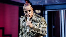 Rammstein-Sänger Lindemann lässt Vorwürfe zurückweisen | Bild:picture alliance / Gonzales Photo/Thomas Rungstrom