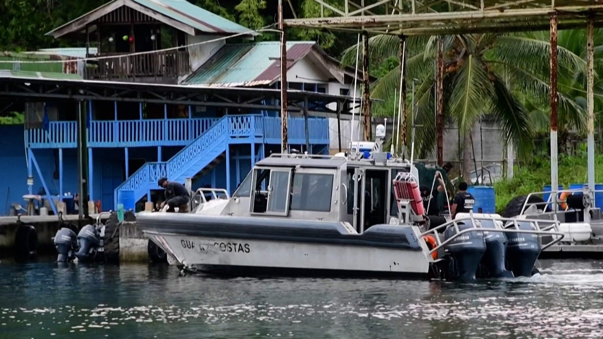 Vor der Küste von Costa Rica sind Trümmerteile und zwei Leichen entdeckt worden. Die Maschine soll "McFit"-Gründer Rainer Schaller gehört haben.