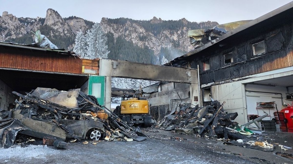 Feuer am Tegelberg verursacht hohen Schaden