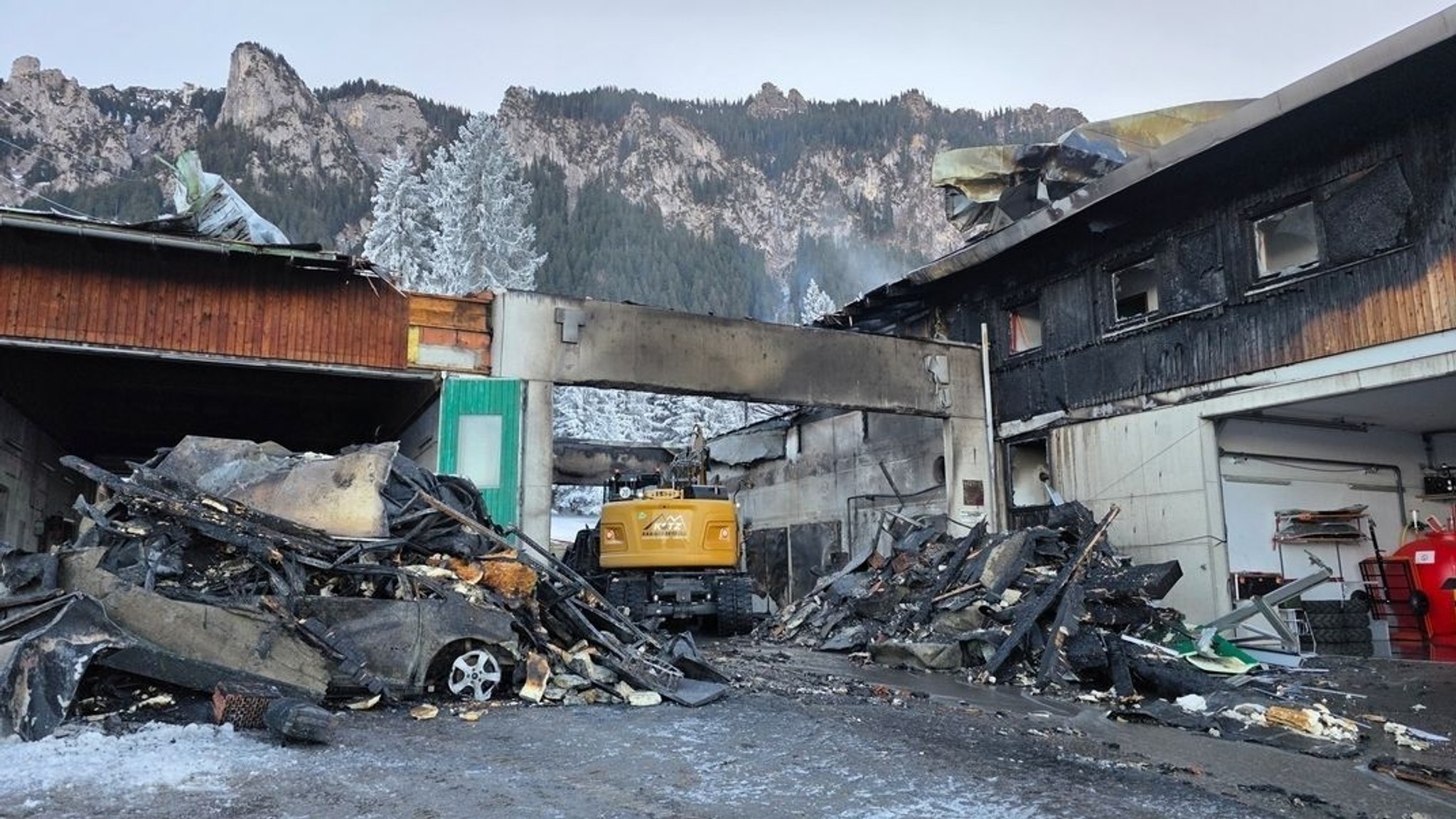 Feuer am Tegelberg verursacht hohen Schaden