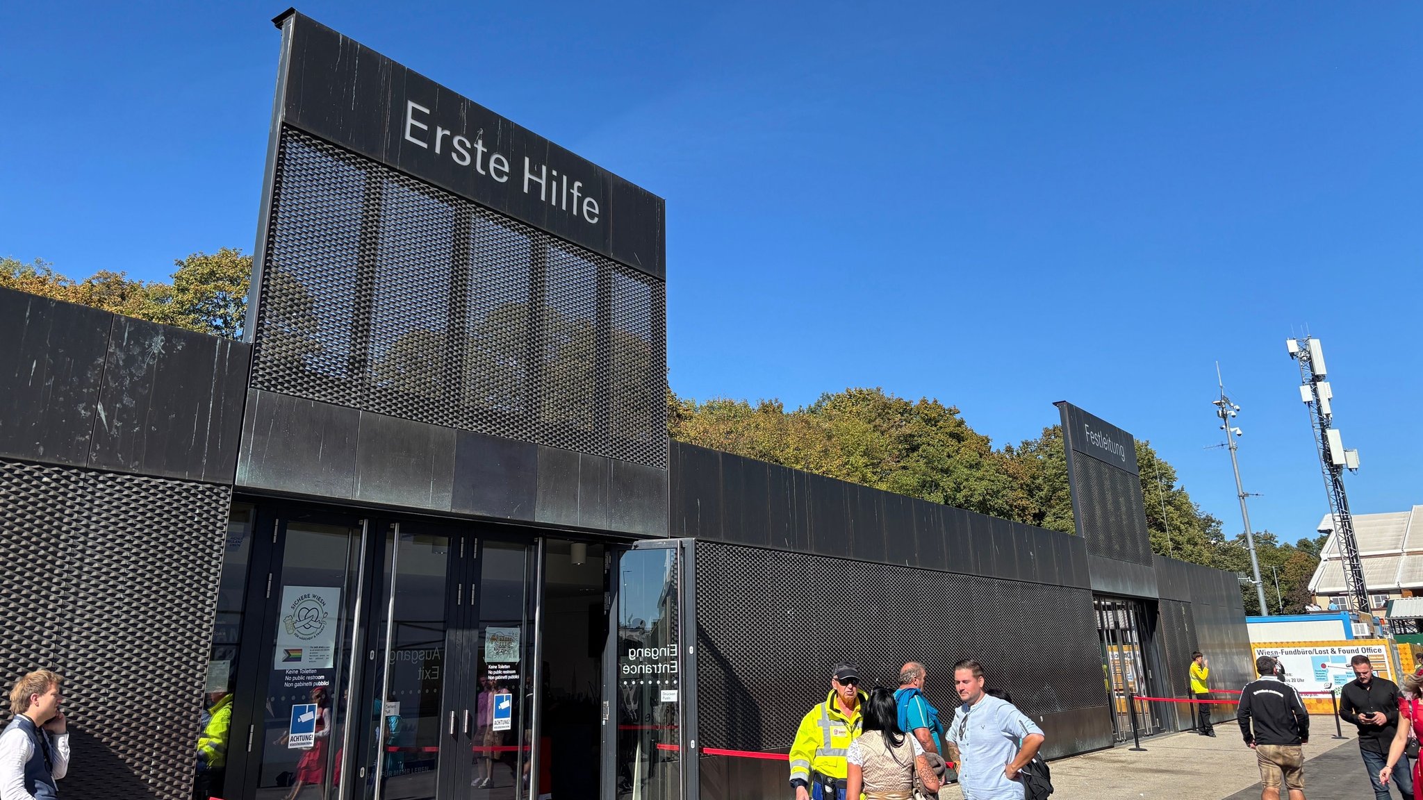 Sanitätszentrum auf der Theresienwiese | Bild: BR/Maximilian Sacher Sanitätszentrum auf der Theresienwiese