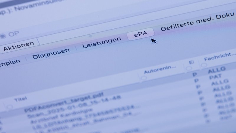 (Symbolbild) Computerbildschirm mit Daten einer Patientenakte | Bild: dpa-Bildfunk/Rolf Vennenbernd (Symbolbild) Computerbildschirm mit Daten einer Patientenakte