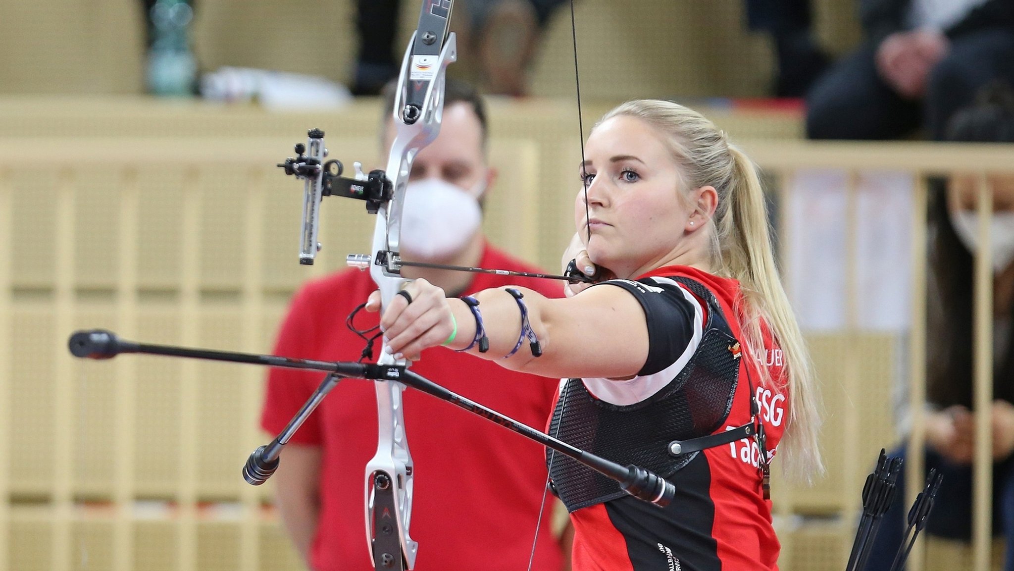 Katharina Bauer in der Bundesliga Bogenschießen